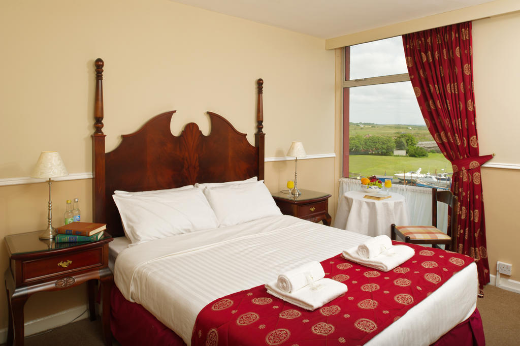Logues Liscannor Hotel מראה חיצוני תמונה